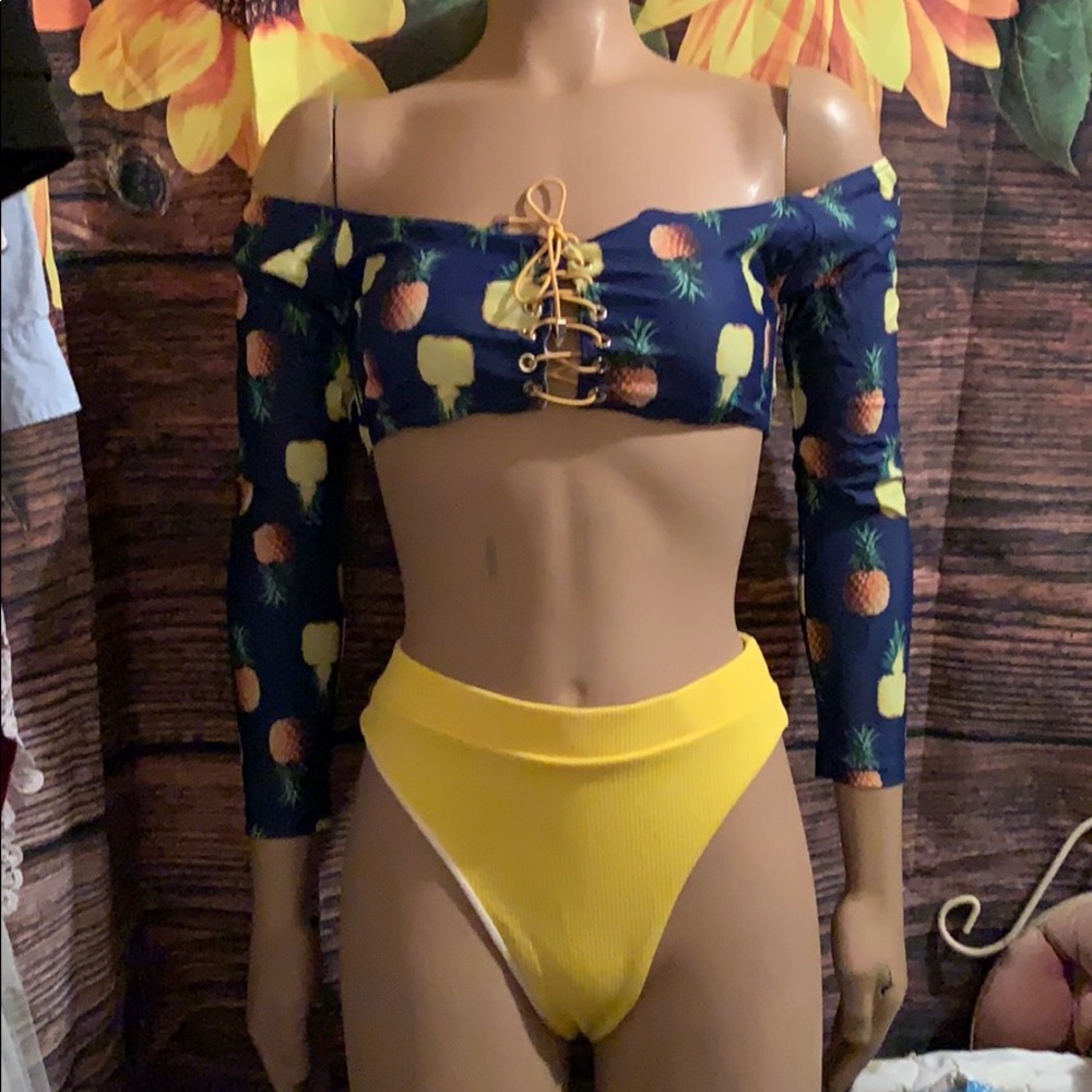New Pineapple Bikini 👙 small women’s lined